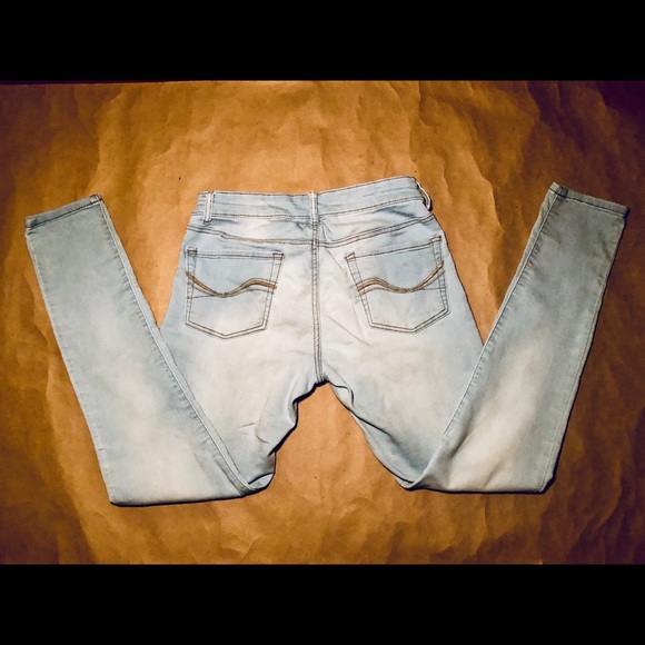 “SO”women’s Jeans - Picture 3 of 3